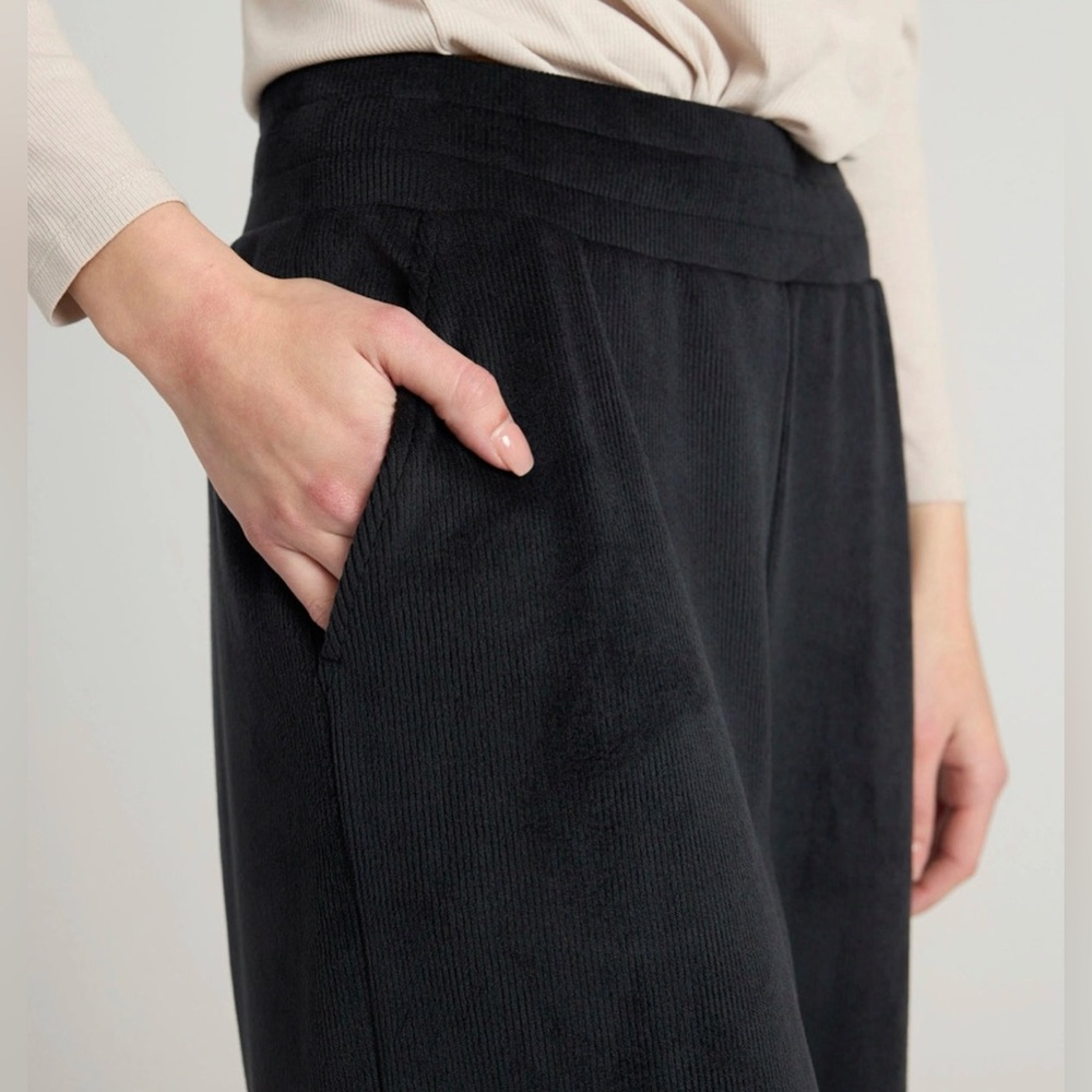 Mondetta Women's Corduroy Wide Leg Black NWT - Picture 4 of 6